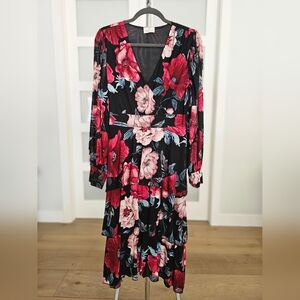 090. Floral V-Neck Midi Dress - Black and Red